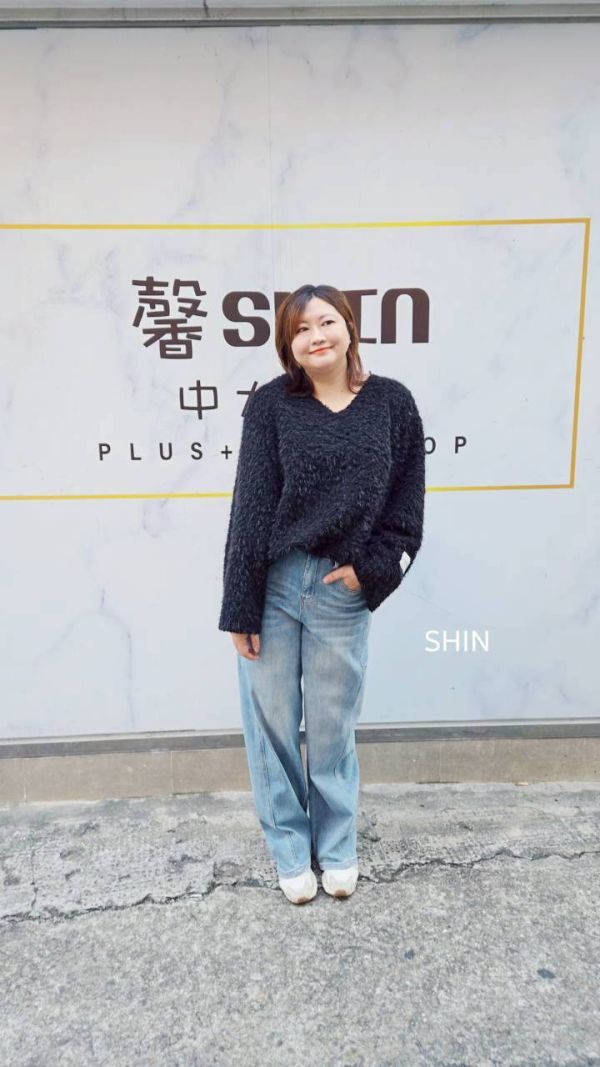 小姊姊QQ毛V領上衣(紫/黃/米白/黑) 