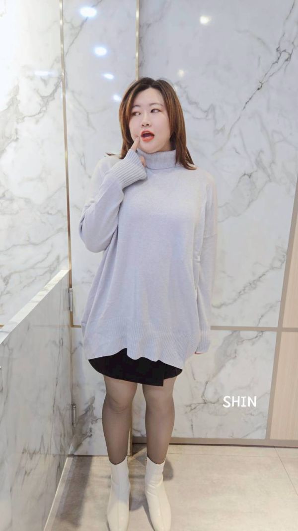 溫柔挺版高領直紋針織長版上衣(卡其/黑/杏黃/灰藍) 