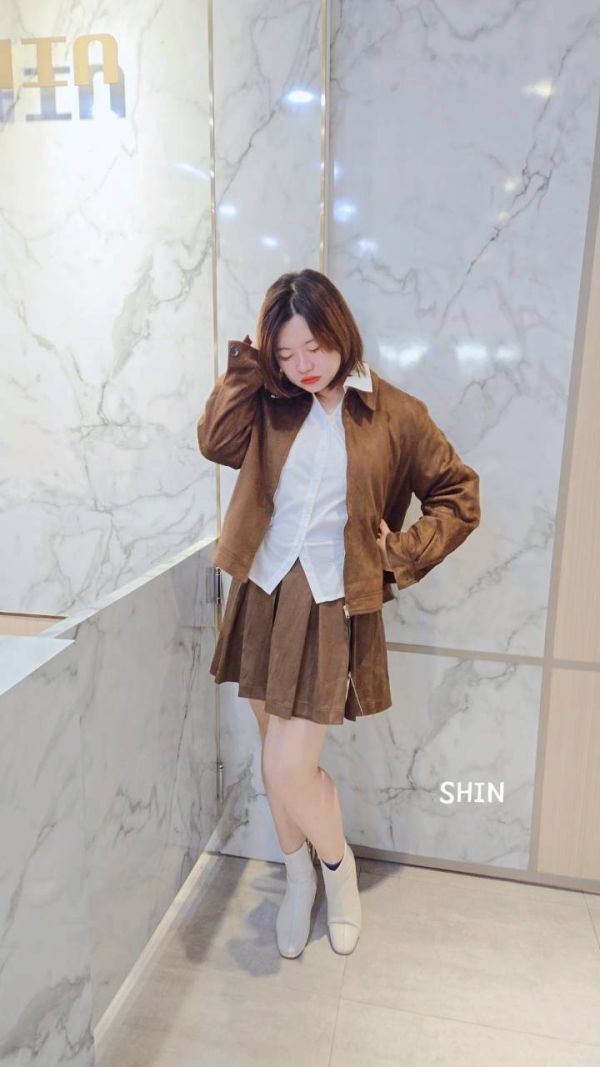 韓系鹿皮絨套裝百褶裙(咖/黑) 