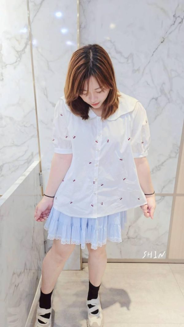 刺繡櫻桃棉麻上衣 