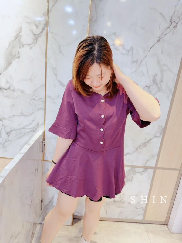 氣質女孩兒滾圓邊愛心釦上衣(黑/綠/紫紅) 