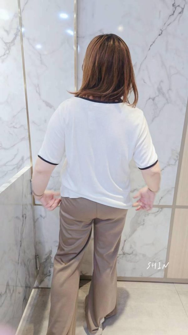 軟軟的直紋方領撞色邊T(白/杏/果綠) 