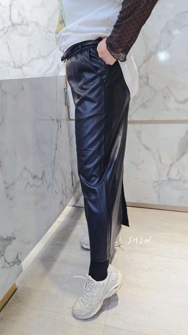 配點點皮帶長皮裙 