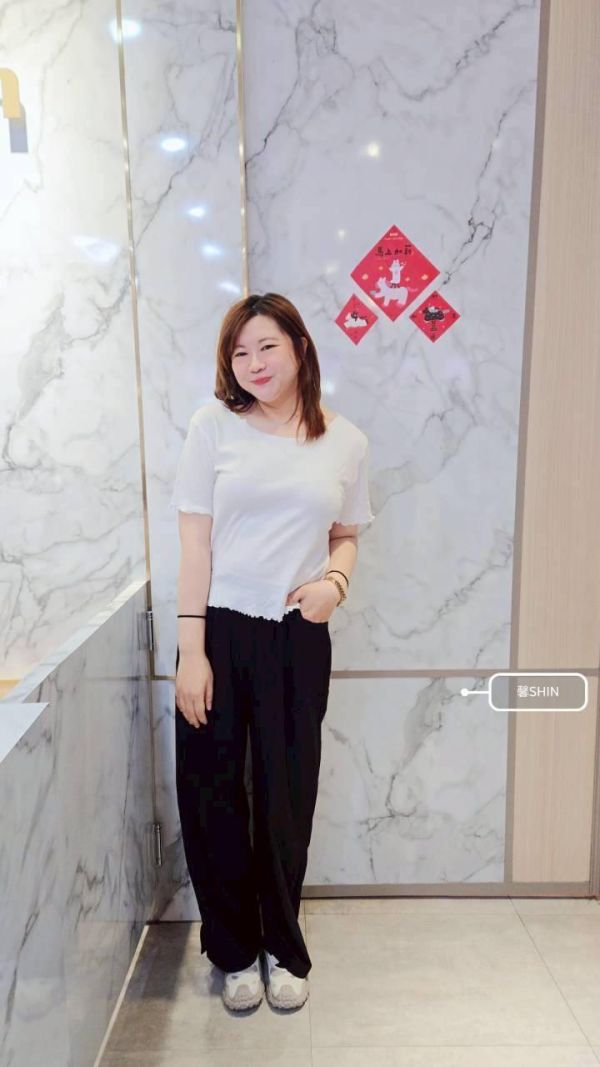 彈性棉木耳邊素上衣(白/奶茶/黑) 