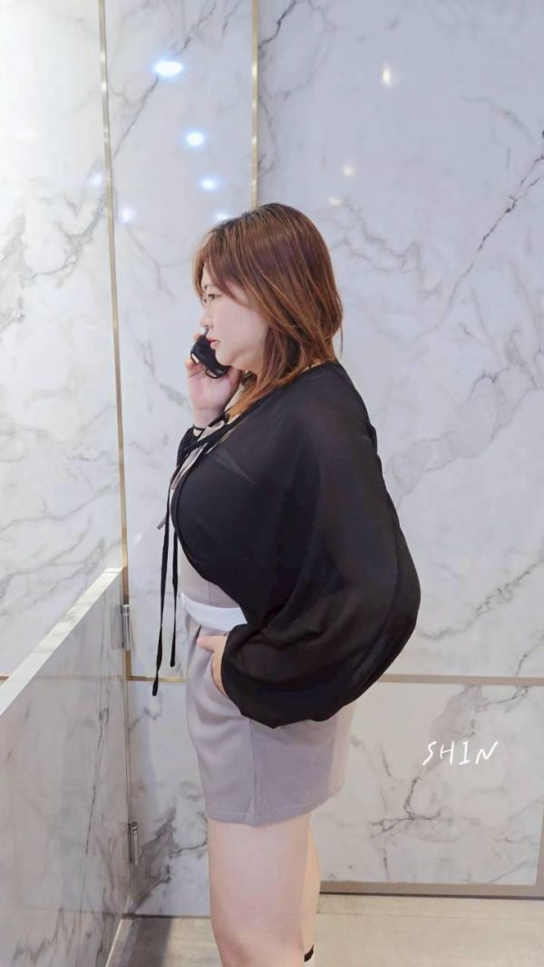 必須遮手臂的綁繩外罩 