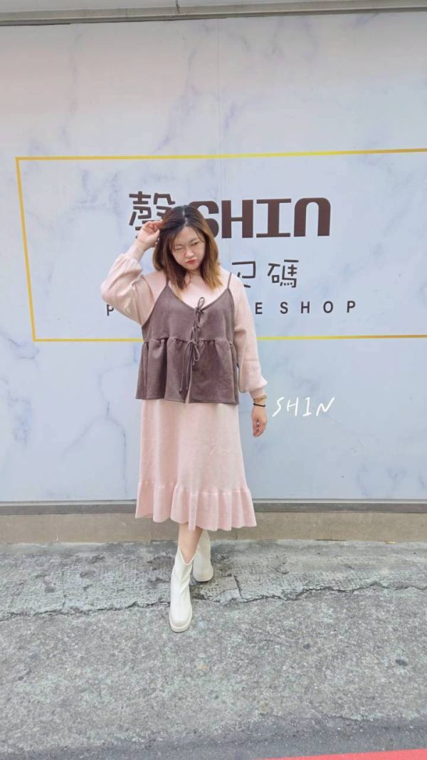 那麼可愛的寬鬆過膝針織洋裝(粉/黑) 