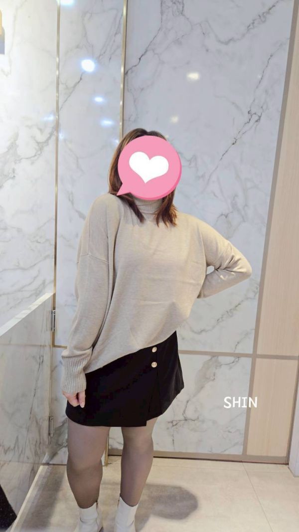 溫柔挺版高領直紋針織長版上衣(卡其/黑/杏黃/灰藍) 