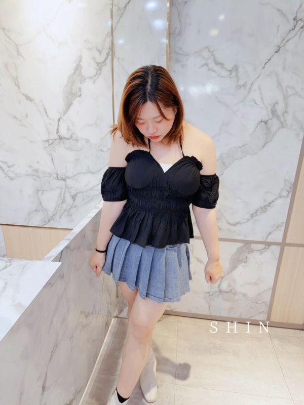 小辣妹銀釦牛仔百摺褲裙 