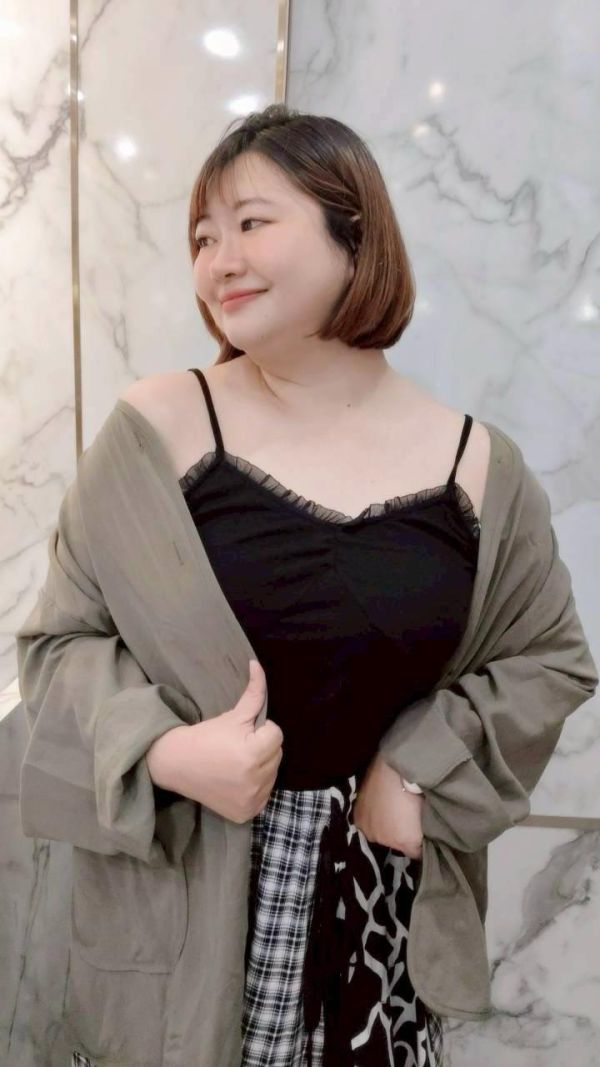 滾邊內搭氣質背心(黑/白) 