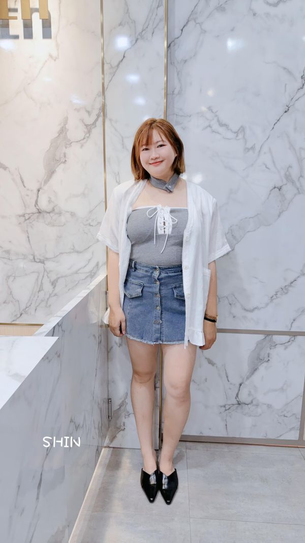 小辣妹五排釦牛仔褲裙 