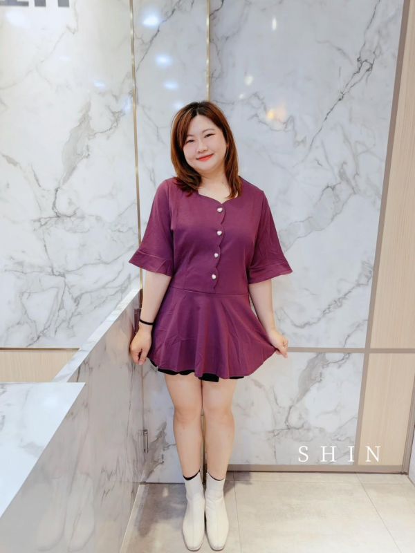 氣質女孩兒滾圓邊愛心釦上衣(黑/綠/紫紅) 