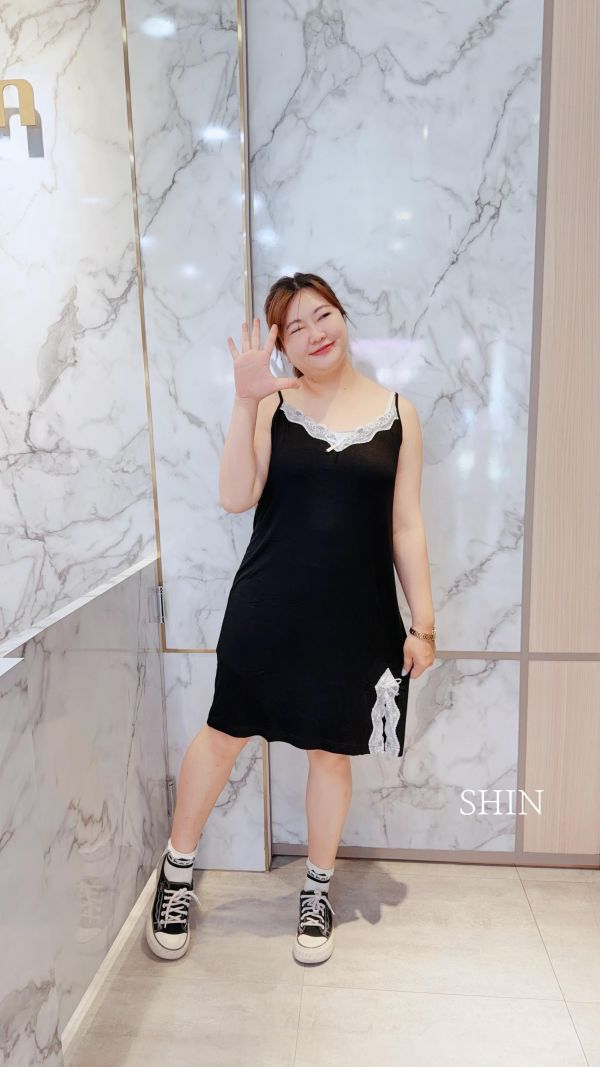 滾蕾絲性感莫代爾細肩睡衣 