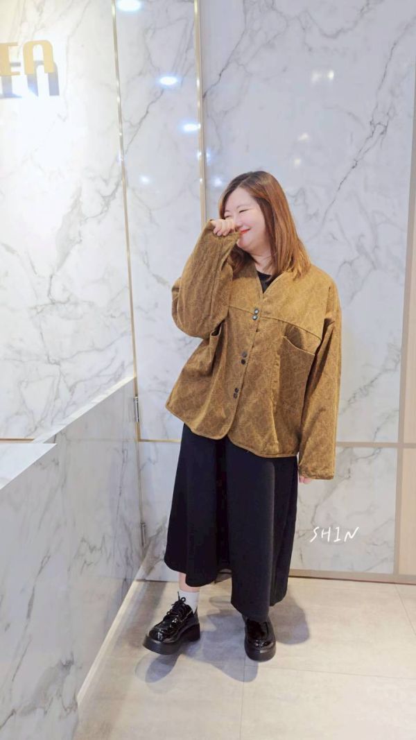 復古滿版帥性慵懶外套 