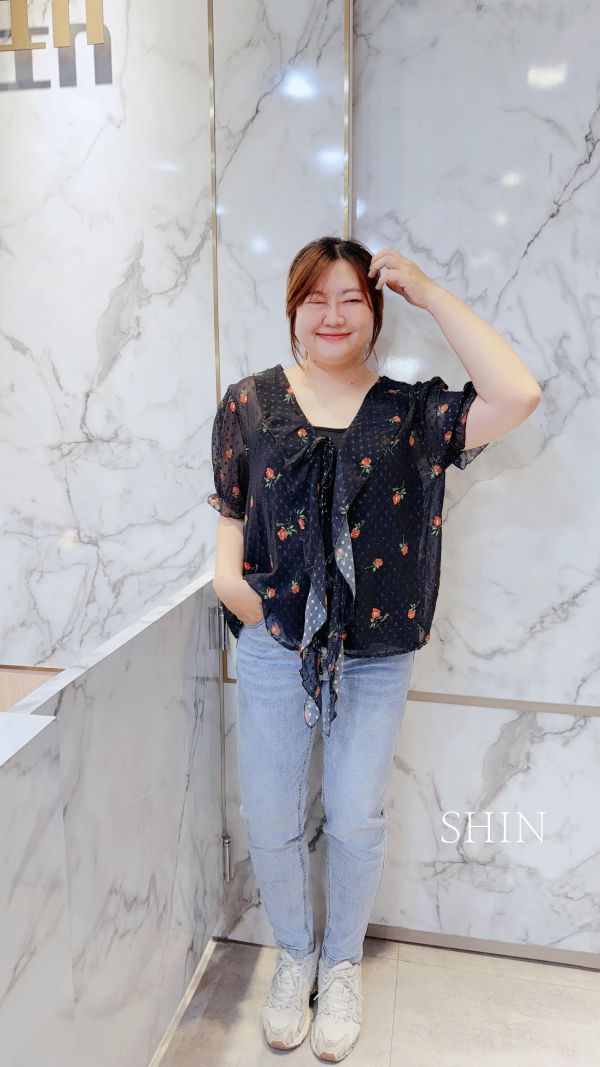 3釦高腰收腹牛仔窄管褲 