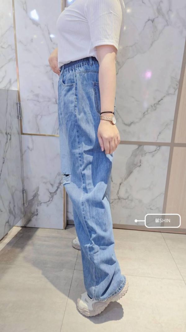 左膝刷破牛仔寬褲(深/淺) 