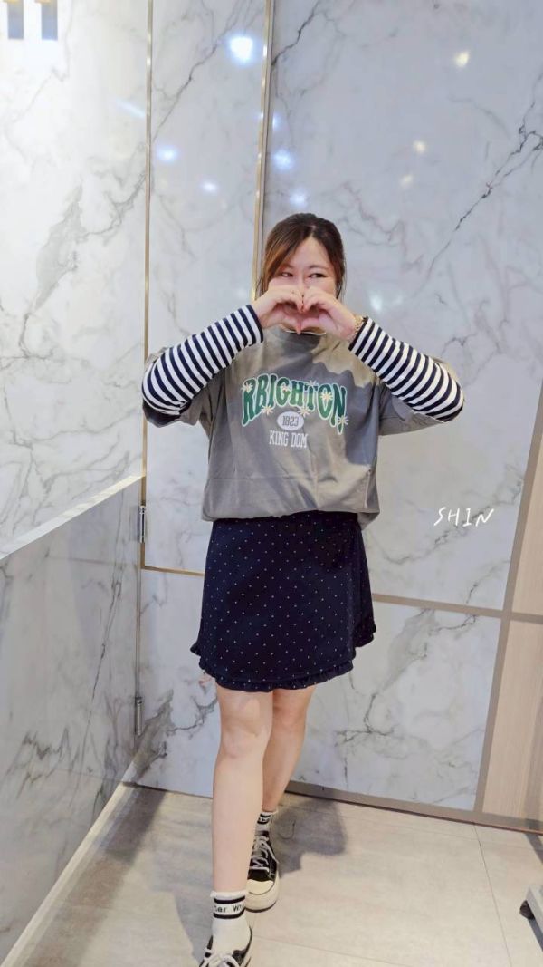 點綴花邊英字T(奶灰/灰綠/黑) 