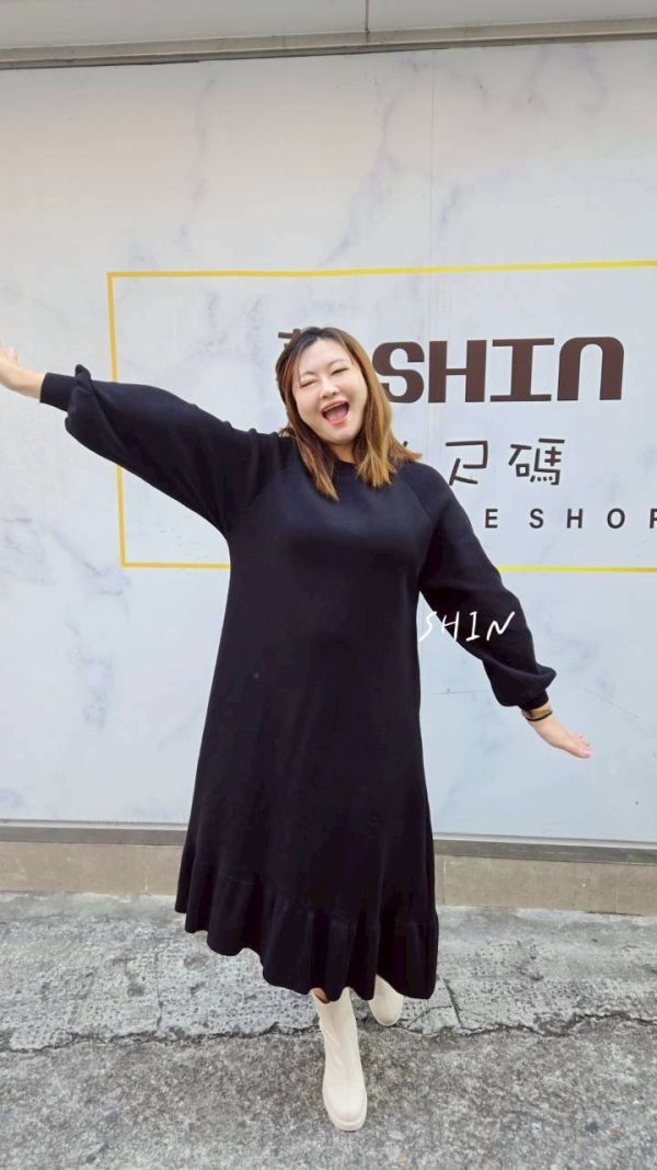 那麼可愛的寬鬆過膝針織洋裝(粉/黑) 