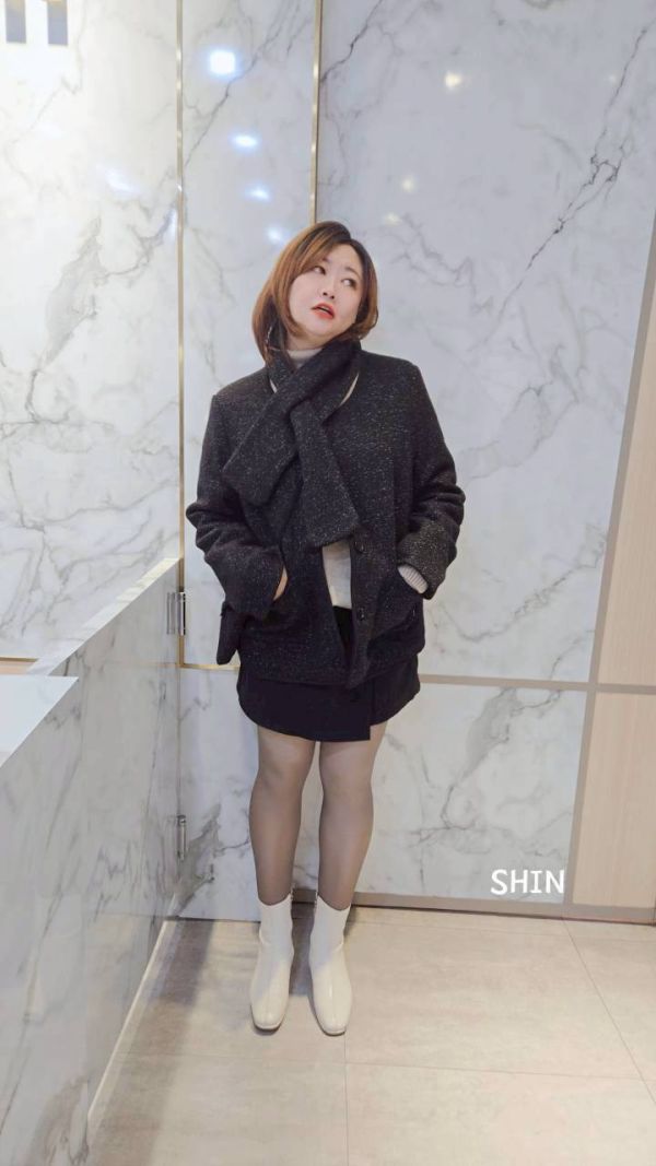 配包圍巾小香外套(白/黑) 