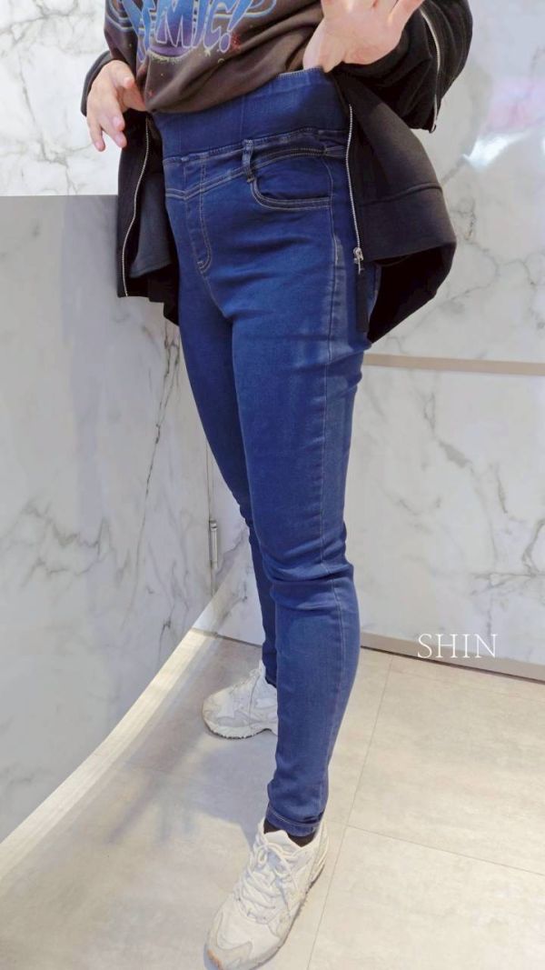 寬版褲頭鬆緊高腰牛仔褲 