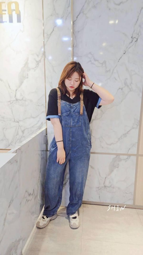 撞色男友款吊帶褲 