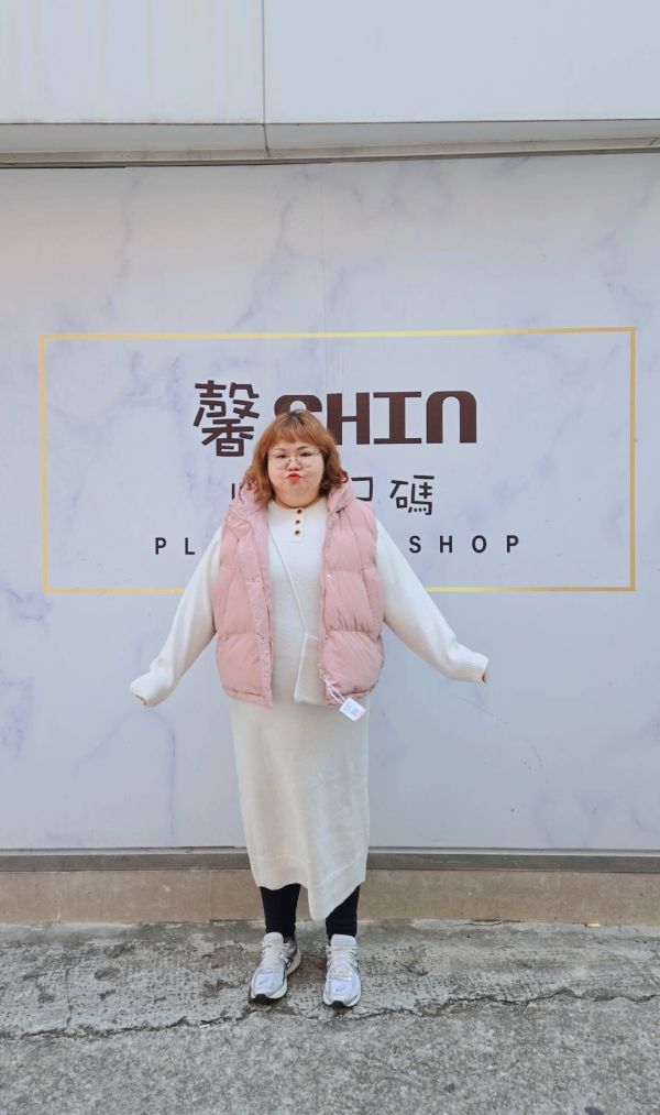 圓領排扣帶包針織連衣裙(深藍/杏) 