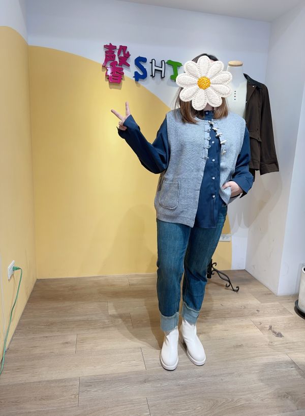 牛角扣襯衫馬甲套裝(白/粉/深藍/杏) 