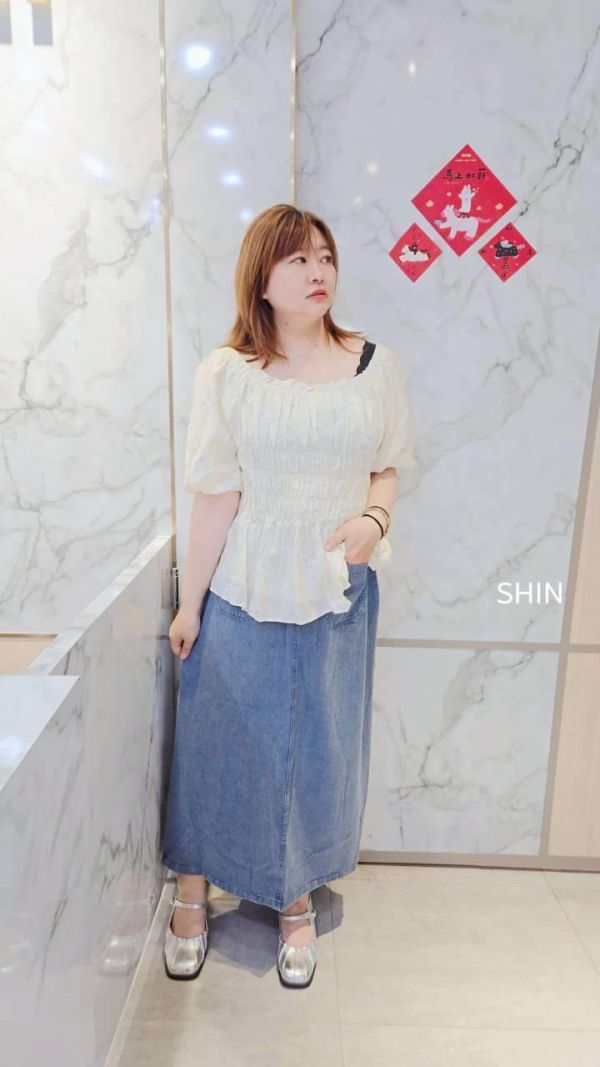 氣質女孩會愛的花花澎澎上衣(杏/藍) 