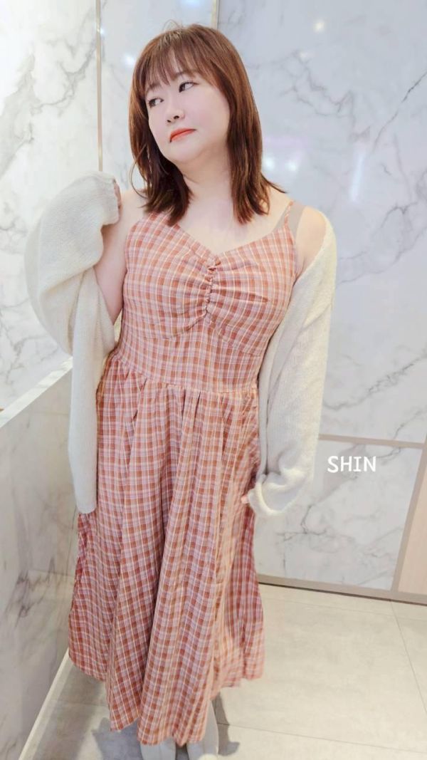 格子縮胸線肩背心洋+針織外套 