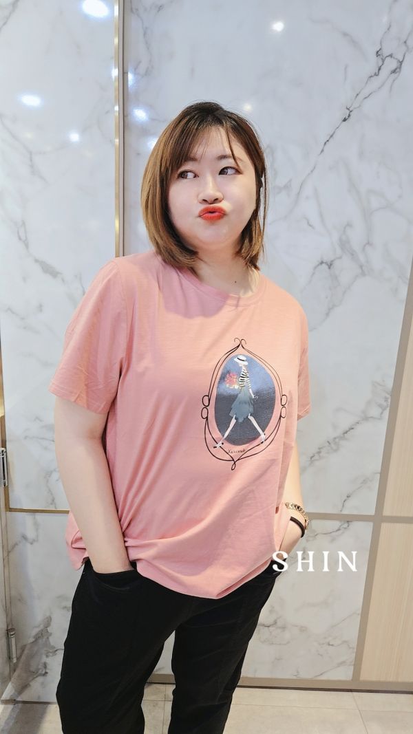 帽子女孩捧花竹節涼感T 