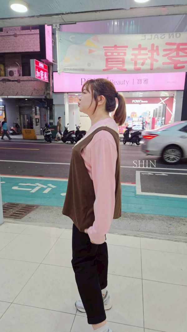設計感滾邊真兩件T+背心(白/粉/紅/黃) 