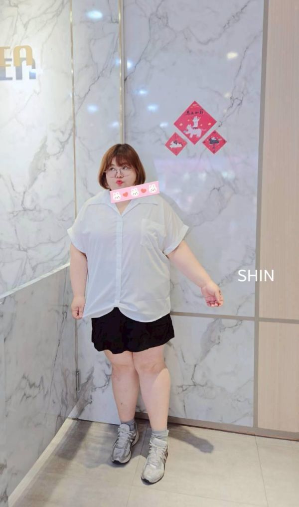 下扭結大翻領襯衫(深藍/白/灰) 