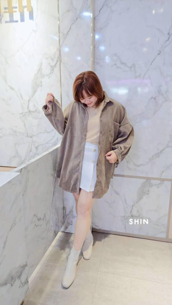 那件搭什麼都好看的燈芯絨襯衫(深藍/灰/咖) 