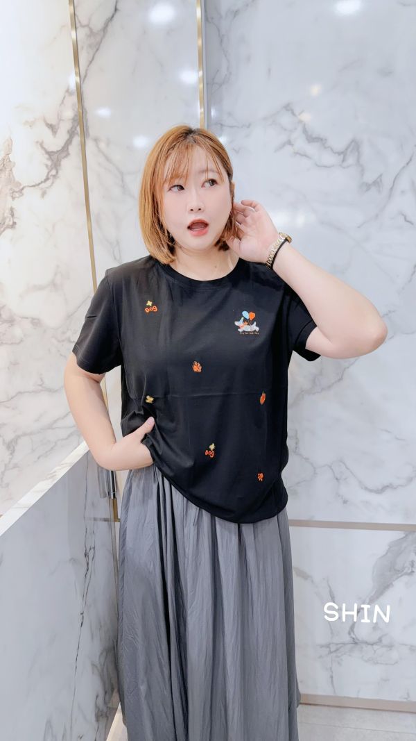 刺繡狗拼鑽涼感T(紫/黑) 