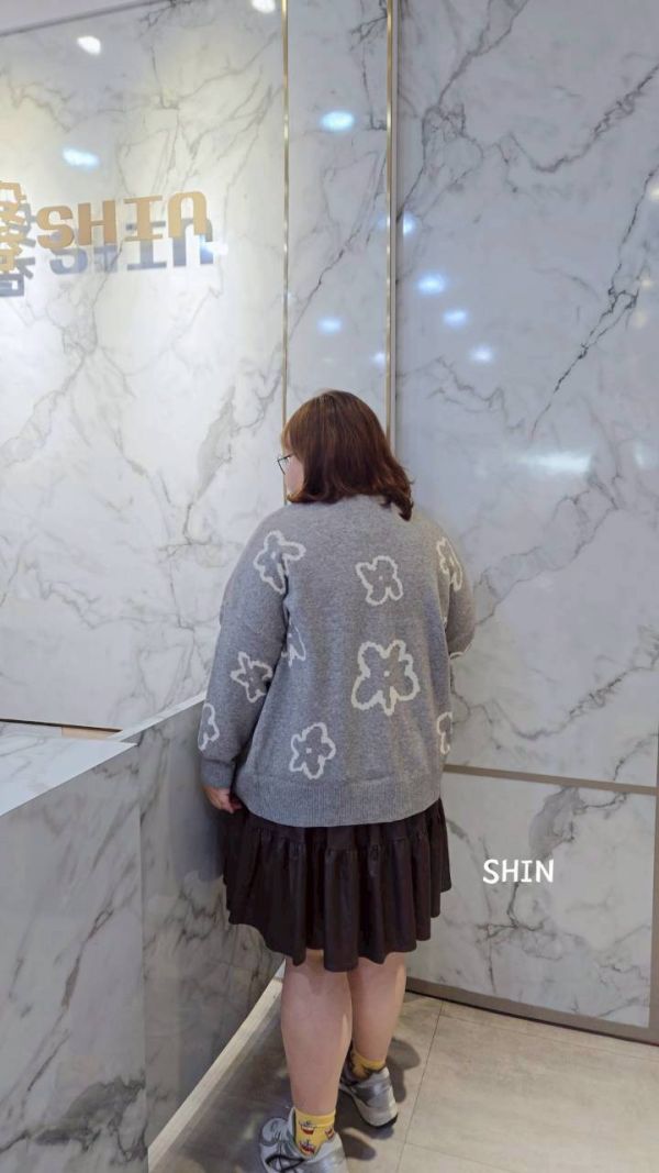 日系雲朵花針織外套(奶杏/灰) 