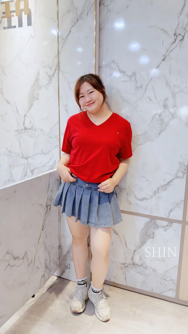 V領腰側邊皺皺設計T(黑/紅) 