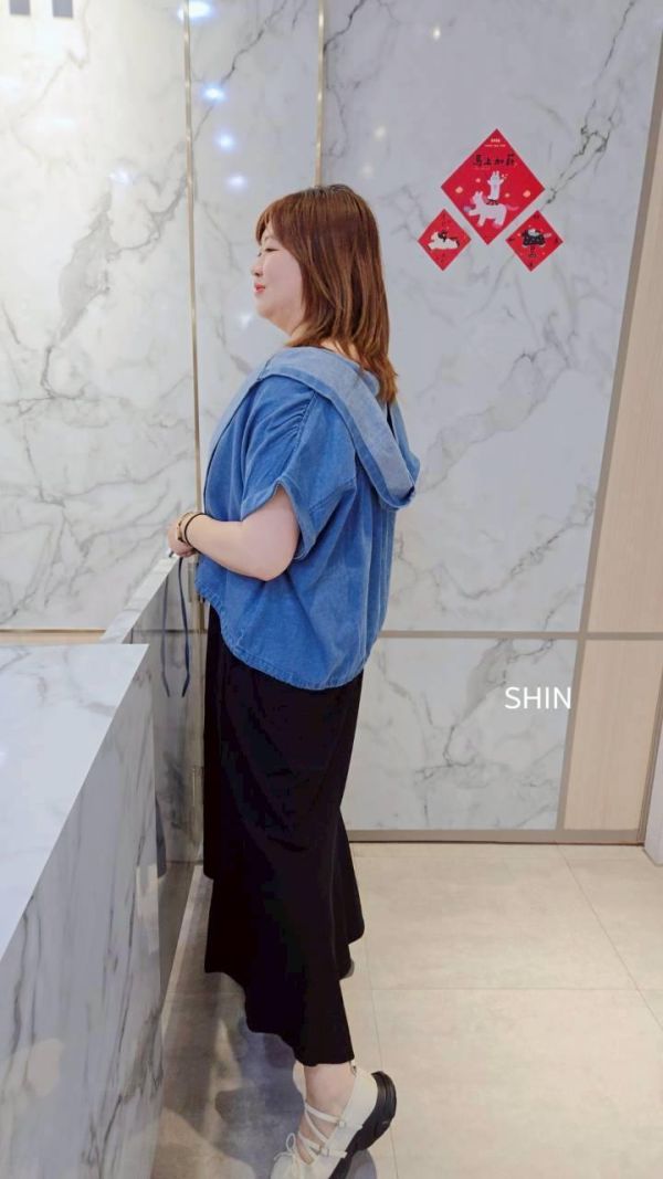 細肩洋搭配牛仔連帽外套裝(黑/卡) 