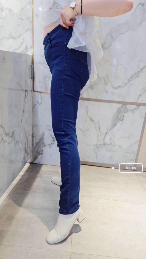 蜜桃臀牛仔長褲 