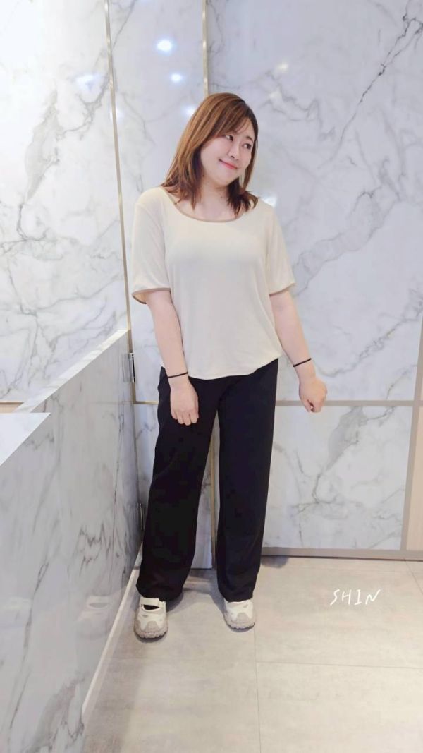 褲頭小標西裝直筒褲 