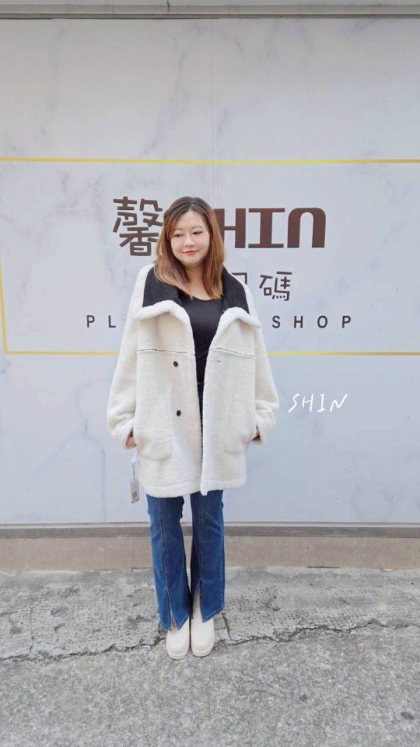 帥姊姊兩面穿毛毛大衣 