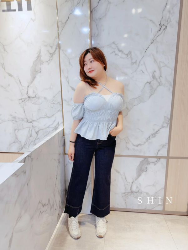阿娘威~性感炸落袖上衣(水藍/白/黑) 