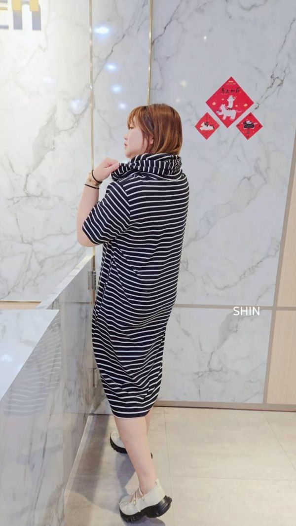 舒服的連帽條紋長版 