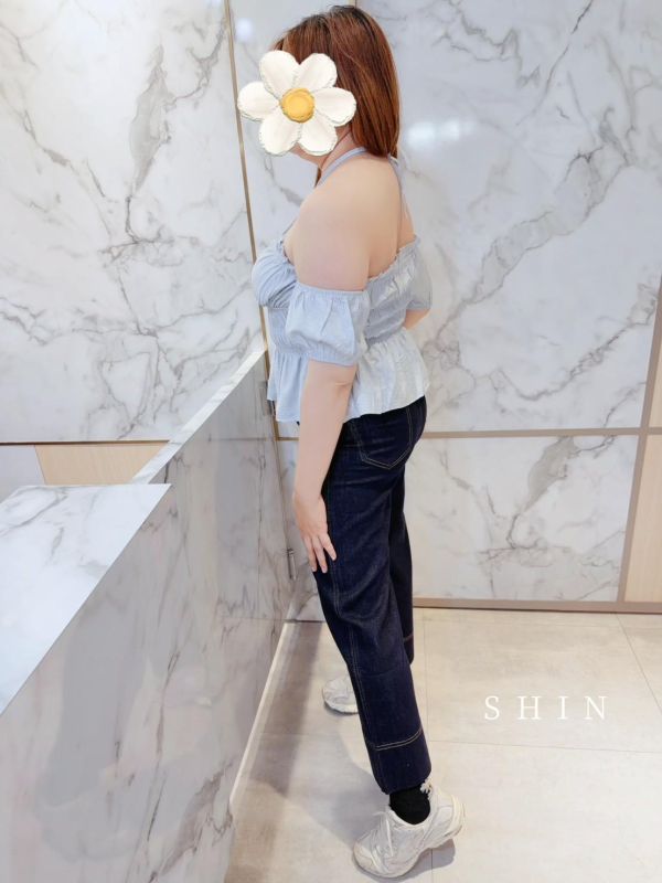 阿娘威~性感炸落袖上衣(水藍/白/黑) 