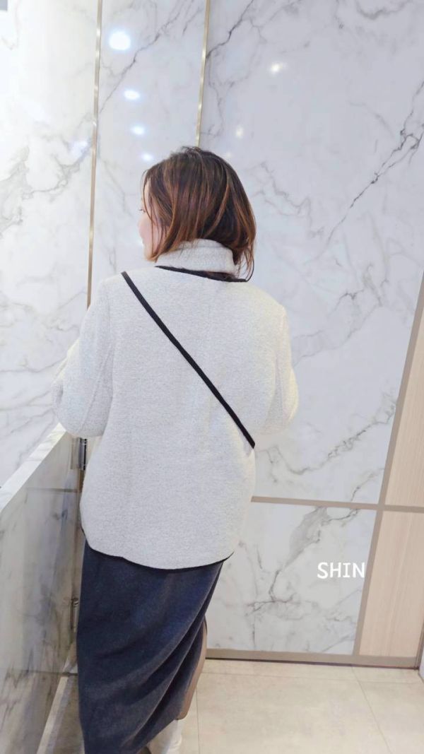 配包圍巾小香外套(白/黑) 