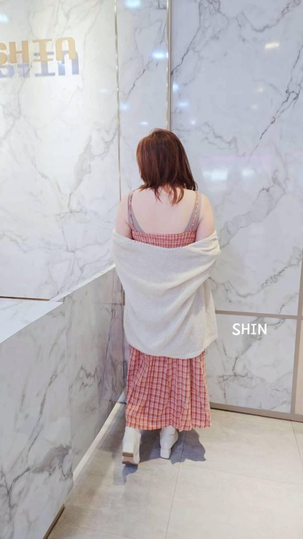 格子縮胸線肩背心洋+針織外套 