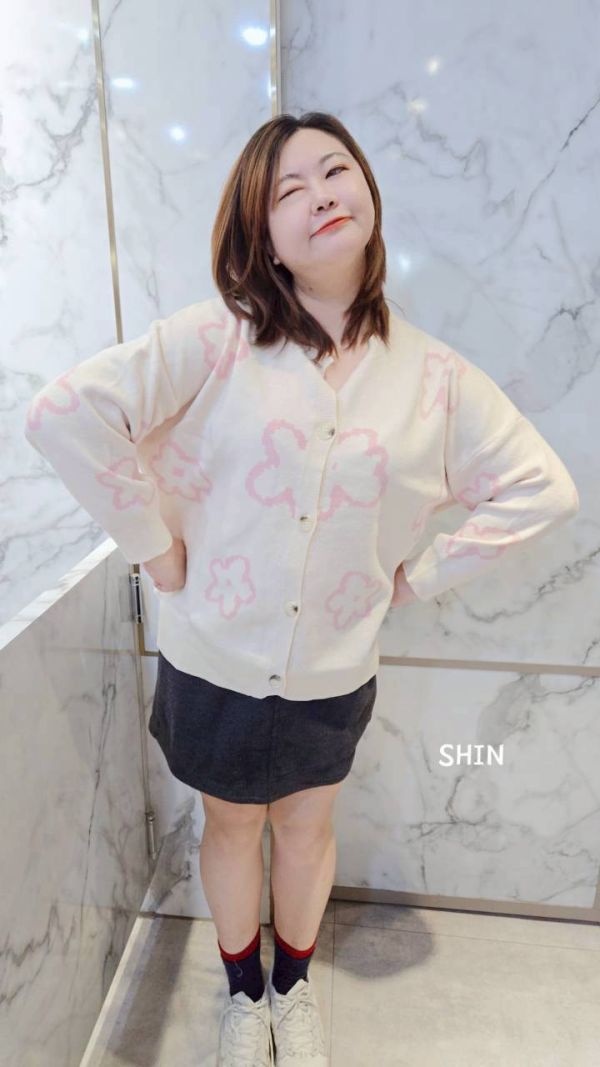 日系雲朵花針織外套(奶杏/灰) 