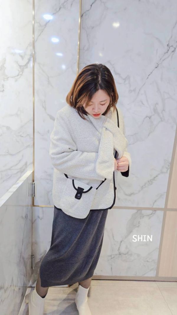 配包圍巾小香外套(白/黑) 