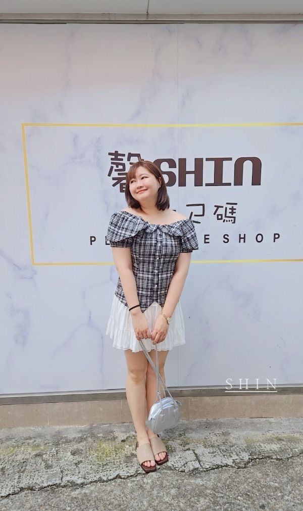 一字領格綁帶上衣(黑格/藍格) 