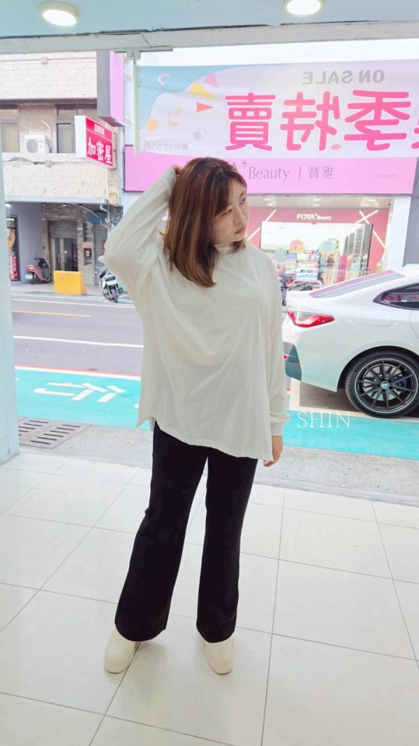 正韓背英文潮流T(黑/白/灰) 