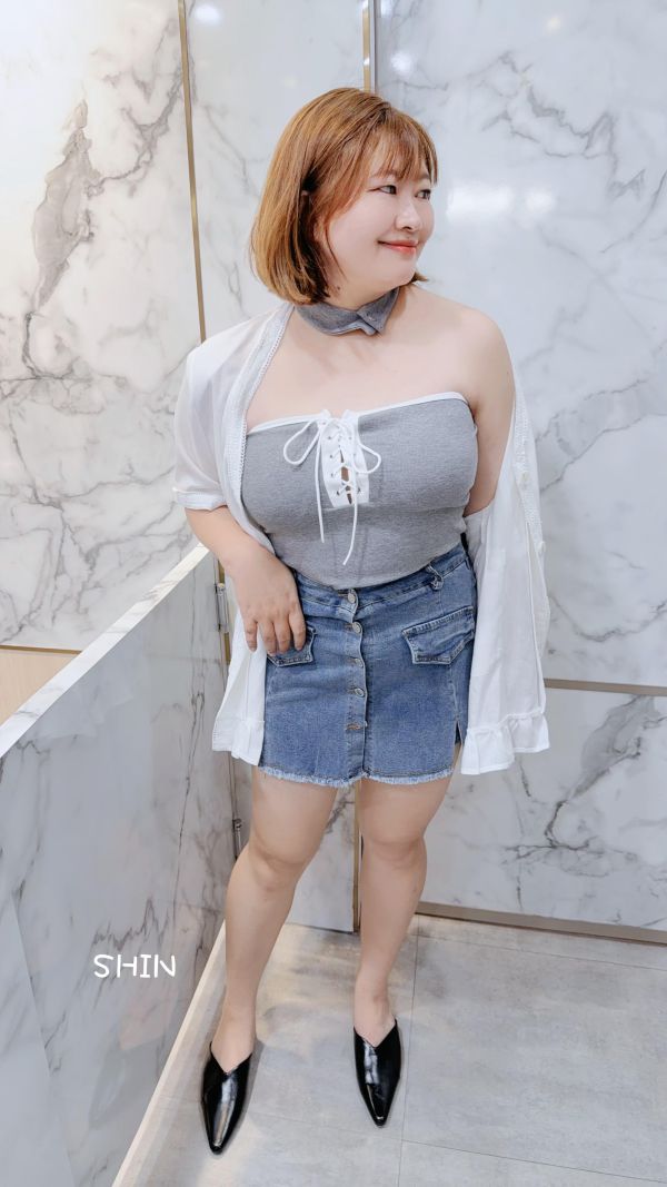 爆乳平口綁帶罩杯小可愛(黑/灰/白) 
