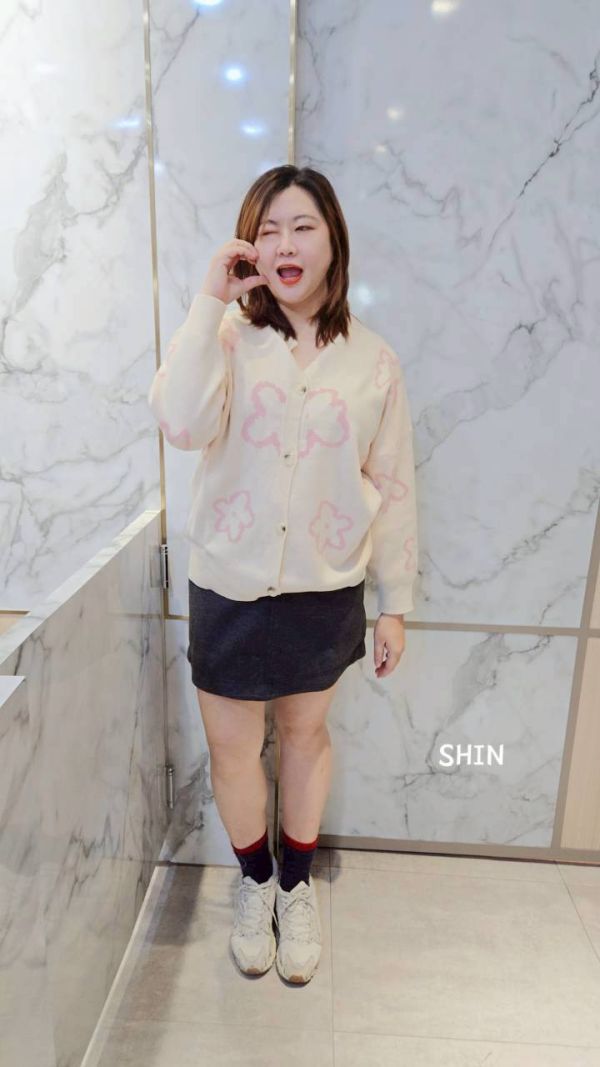 日系雲朵花針織外套(奶杏/灰) 